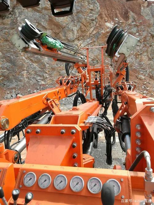 鑫通机械-岩石隧道施工过程掘进台车的操作案例